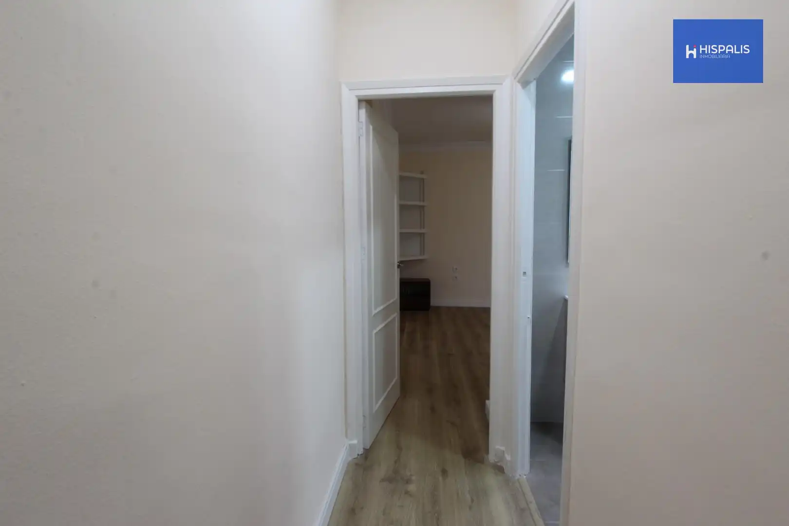 Ground floor for sale in Sevilla  with Air Conditioner and Heating