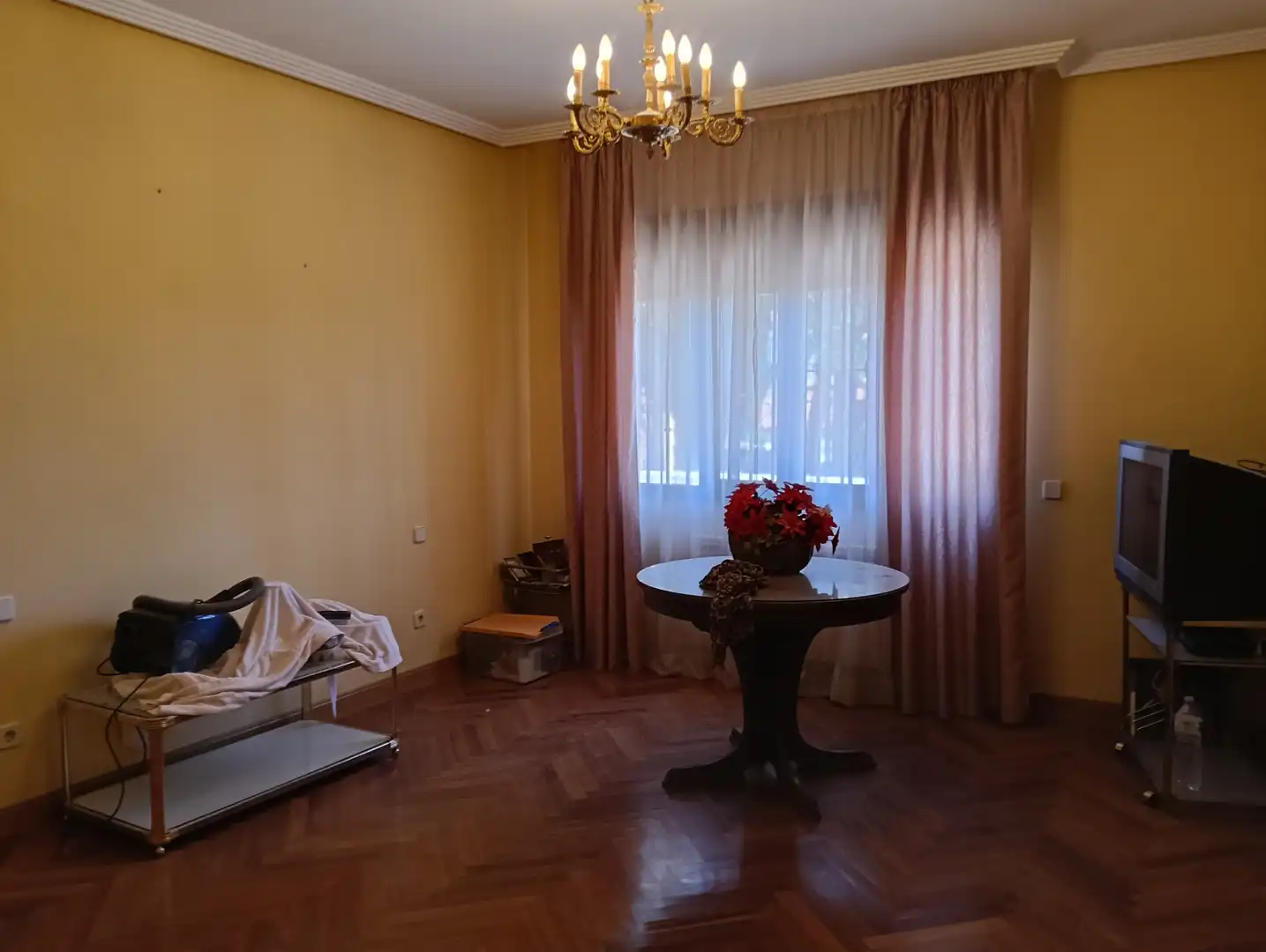 Sala d'estar de Casa o xalet en venda en Casarrubios del Monte amb Aire condicionat, Calefacció i Jardí privat