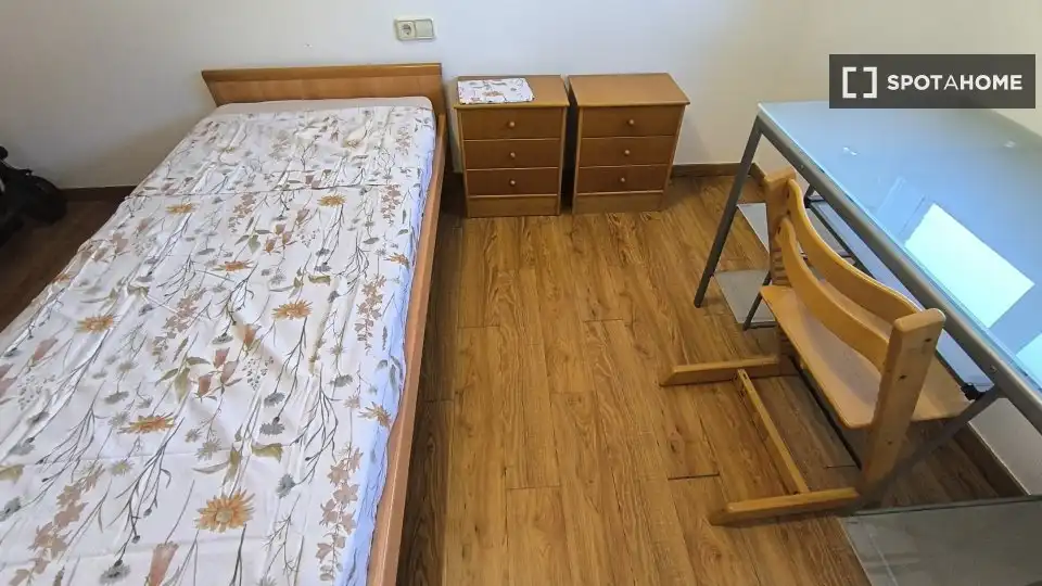 Room in Museros