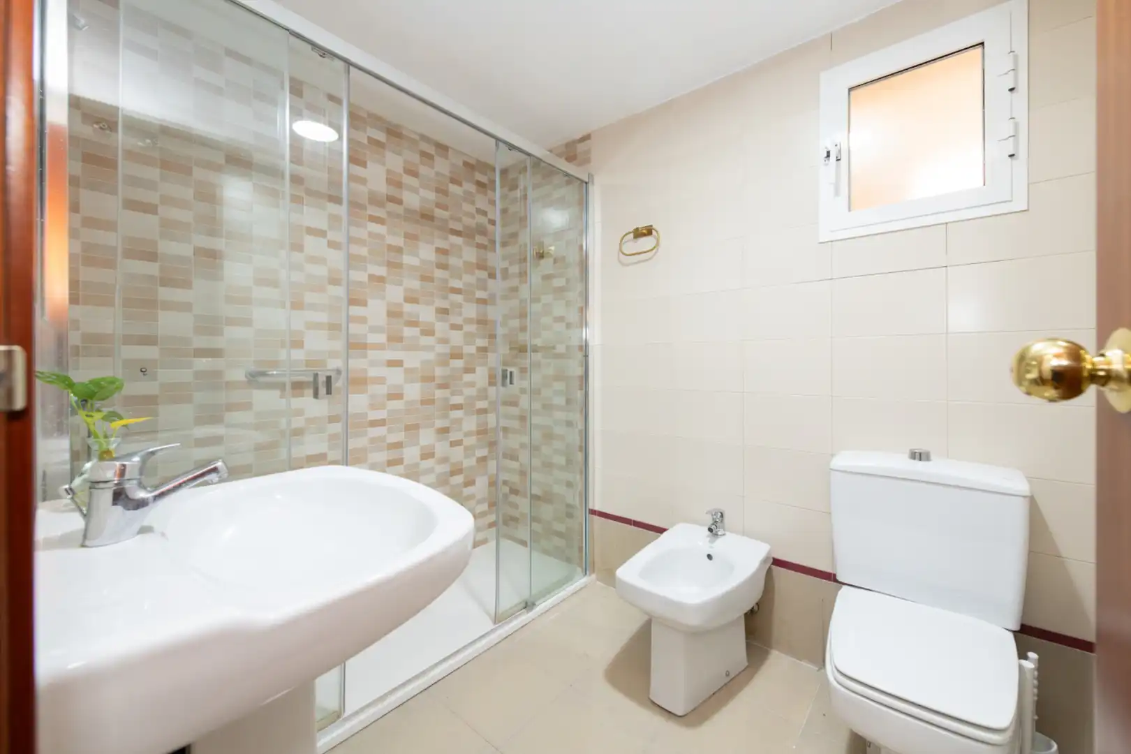 Piso con ascensor en venta en Avenida de Viñuelas, imagen 4