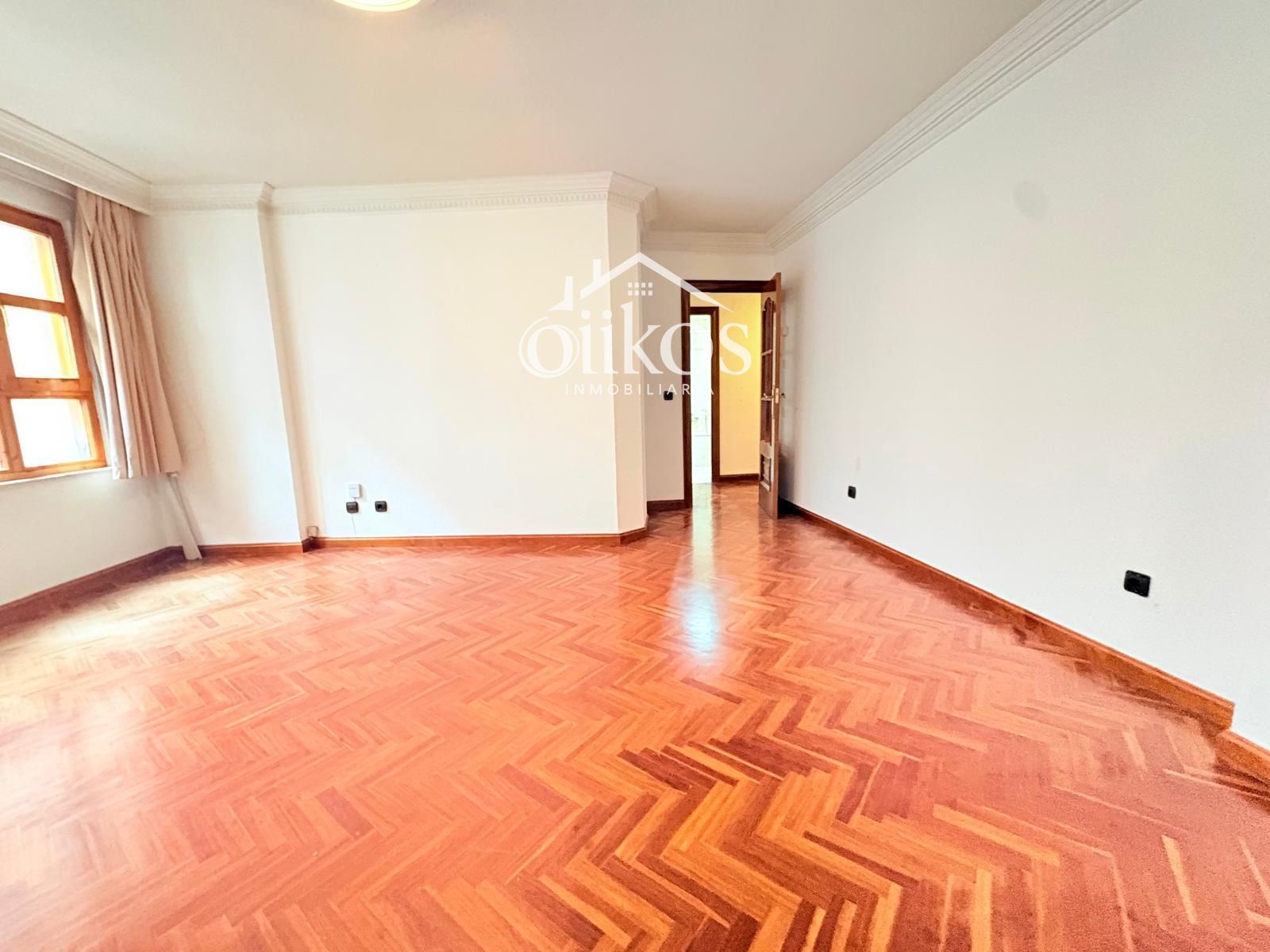 Sala de estar de Piso en venta en Salamanca Capital con Calefacción, Parquet y Balcón