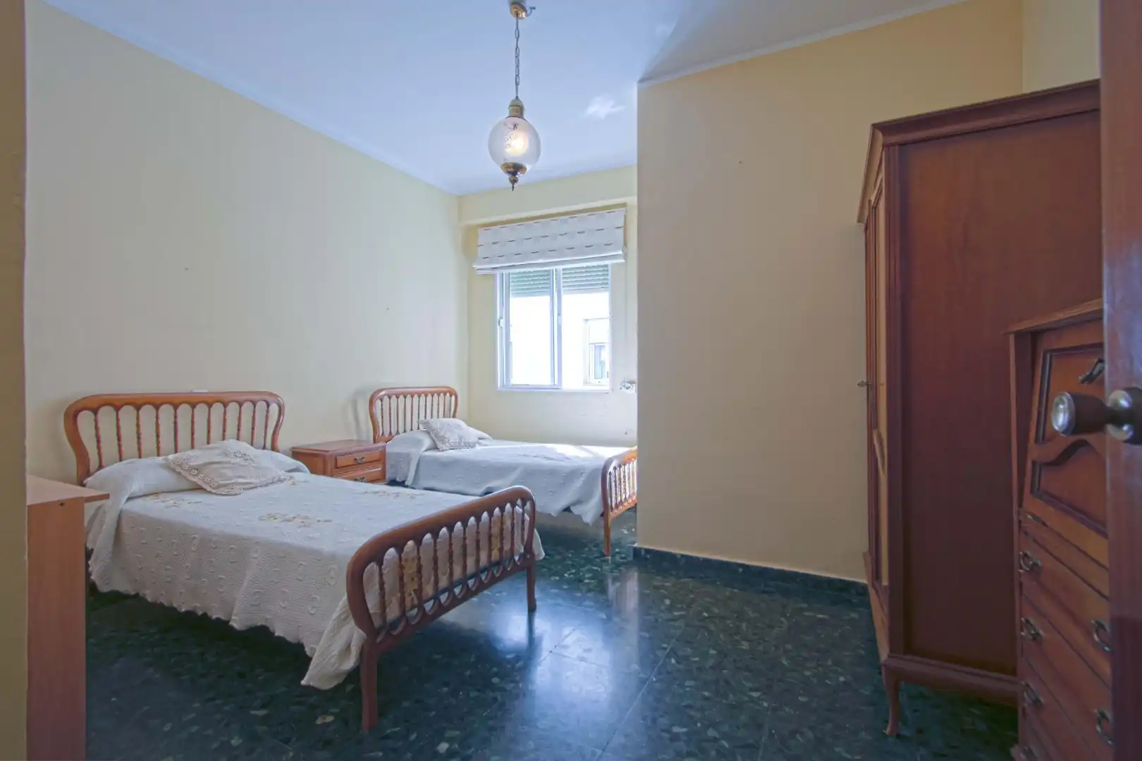 Bedroom of Flat for sale in Sevilla  with Air Conditioner, Heating and Storage room