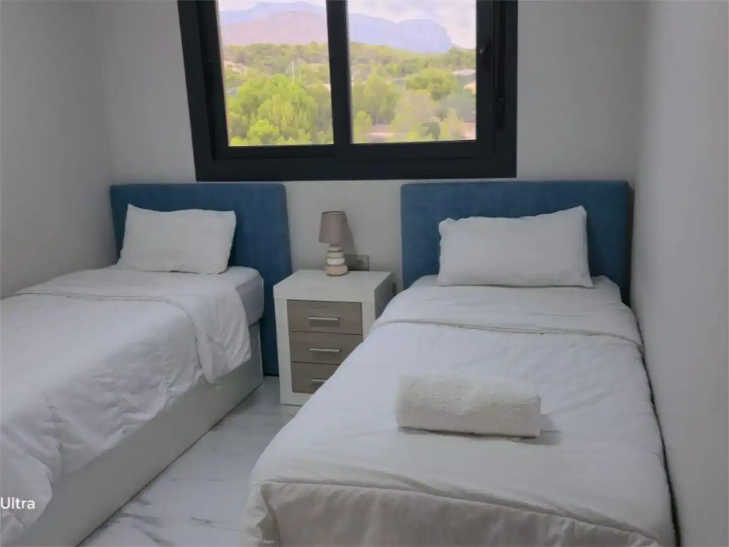 Bedroom of Flat for rent in Benidorm  with Air Conditioner, Private garden and Swimming Pool