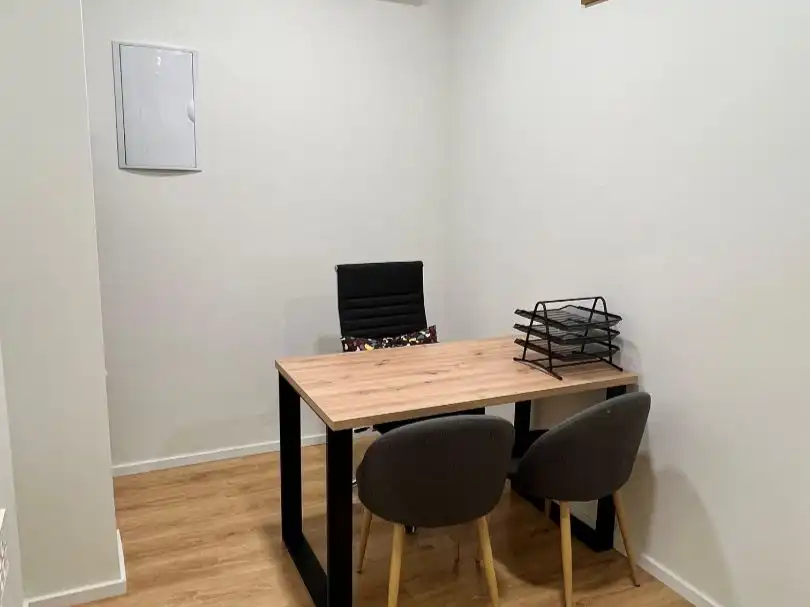Office for rent in Sevilla  with Air Conditioner, Heating and Furnished