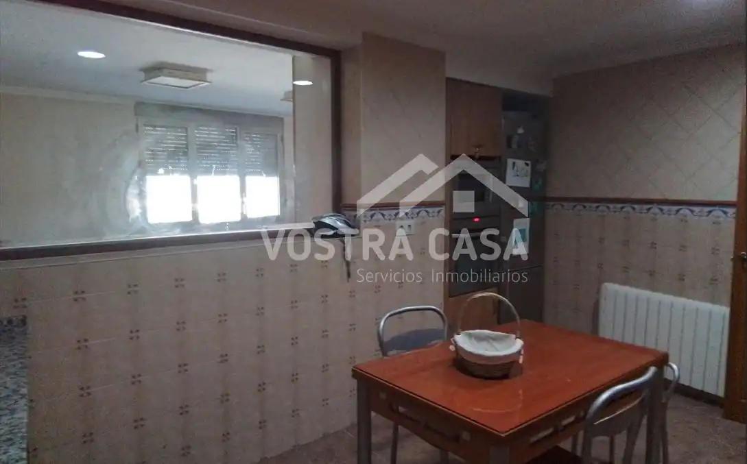Detached homes for sale in Requena  with Air Conditioner, Heating and Alarm