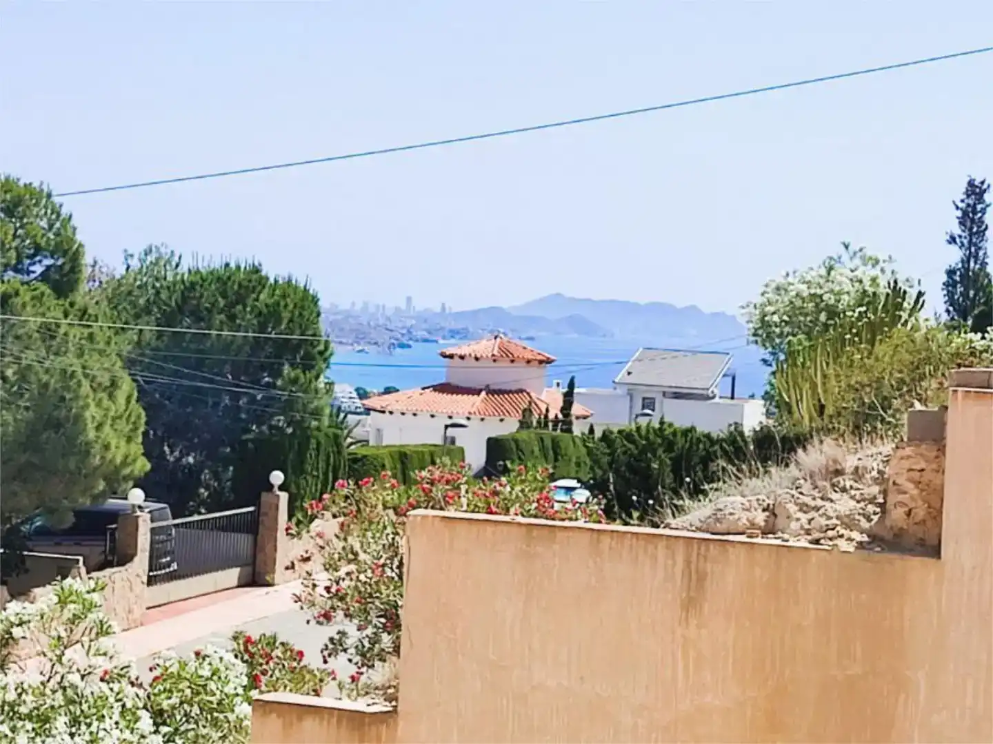 Casa adosada en venda en El Campello amb Piscina i Balcó