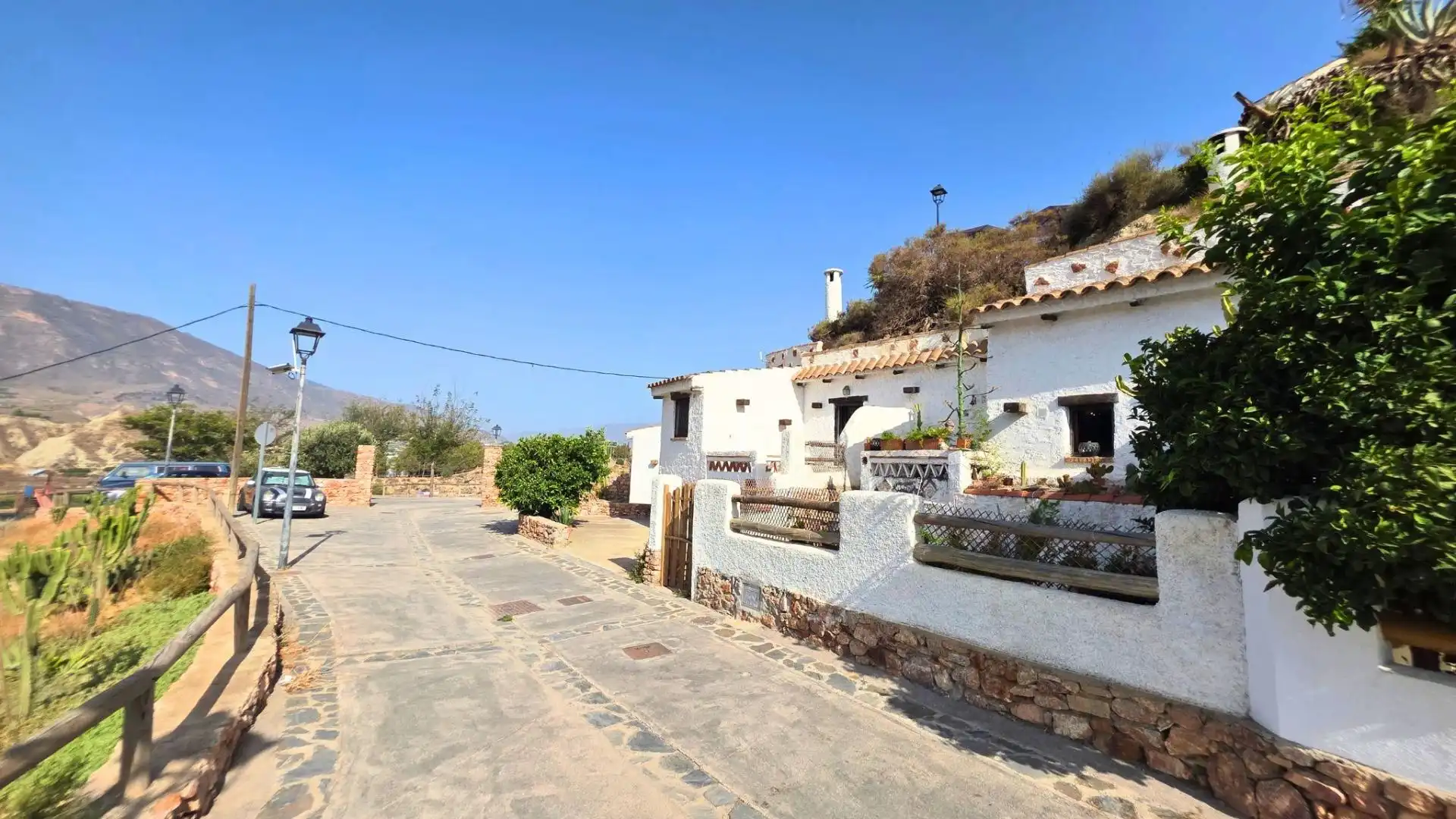 Vista exterior de Casa o xalet en venda en Terque amb Jardí privat i Terrassa