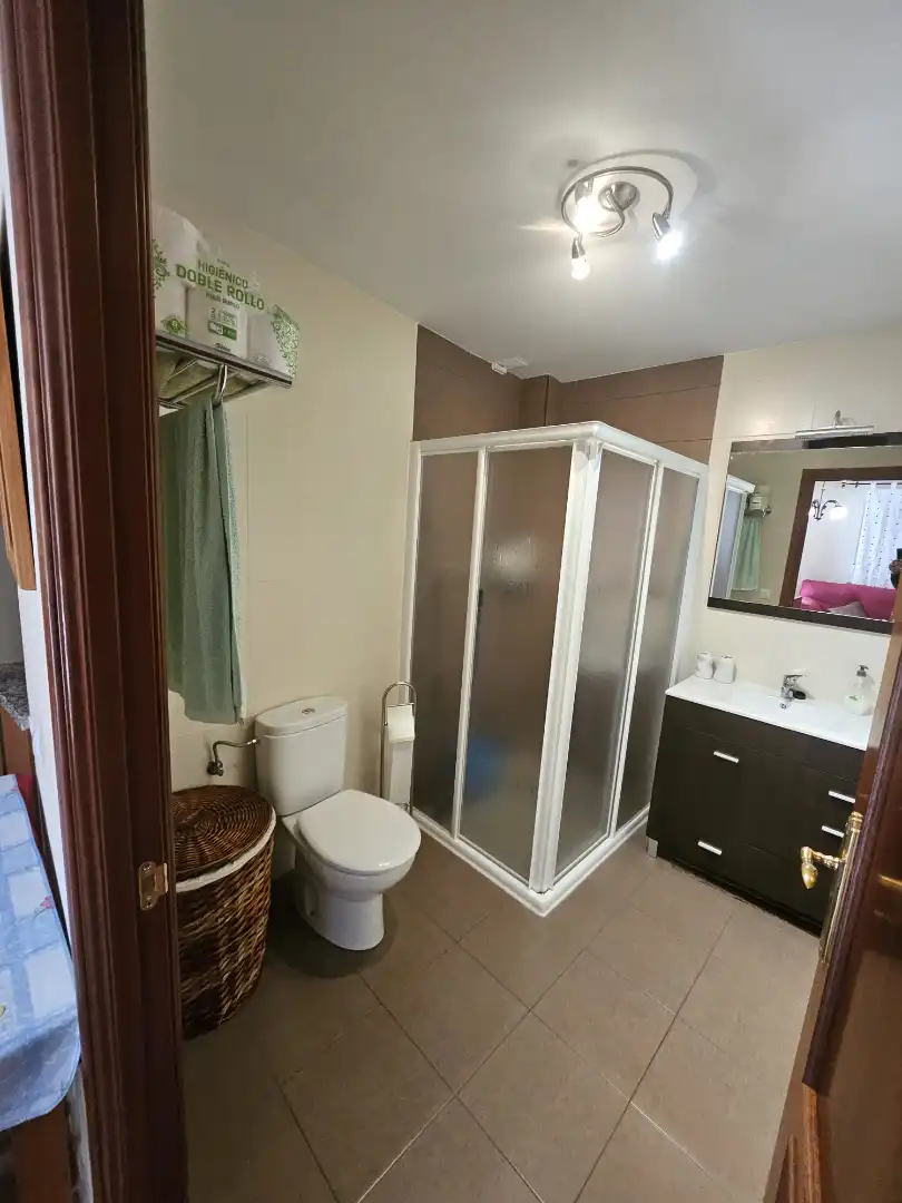 Bathroom of Houses for sale in Guijuelo  with Heating, Furnished and Oven