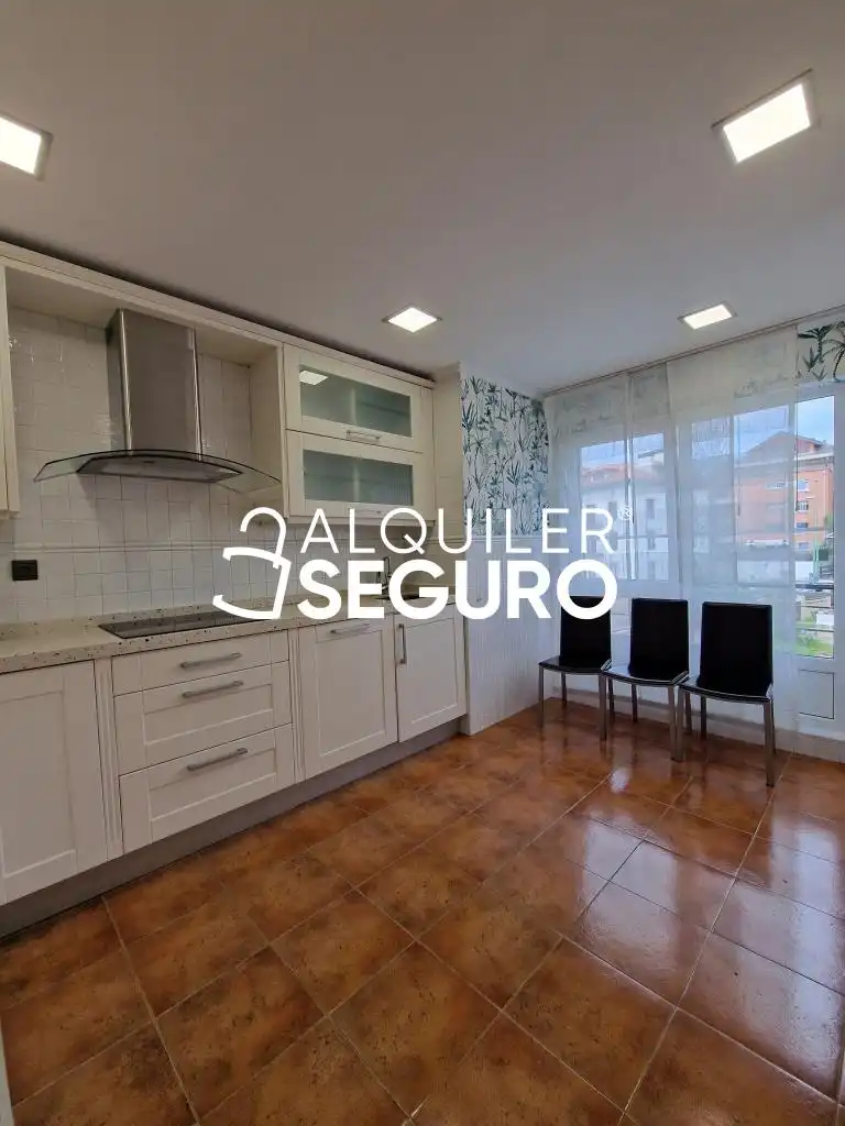 Cocina de Piso de alquiler en Getxo  con Calefacción, Terraza y Trastero