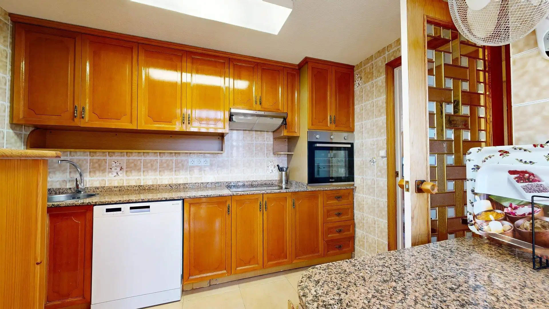 Cuina de Apartament de lloguer en Elche / Elx amb Aire condicionat, Calefacció i Jardí privat