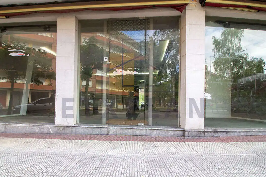 Local comercial de lloguer a Durango