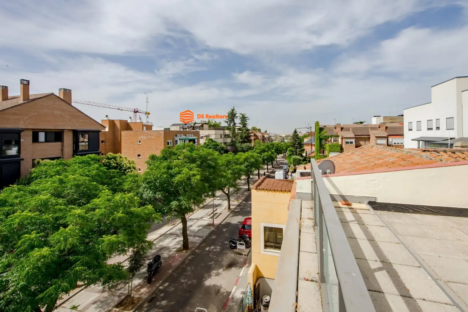 Vista exterior de Casa adosada en venda en Madrid amb Aire condicionat, Calefacció i Terrassa