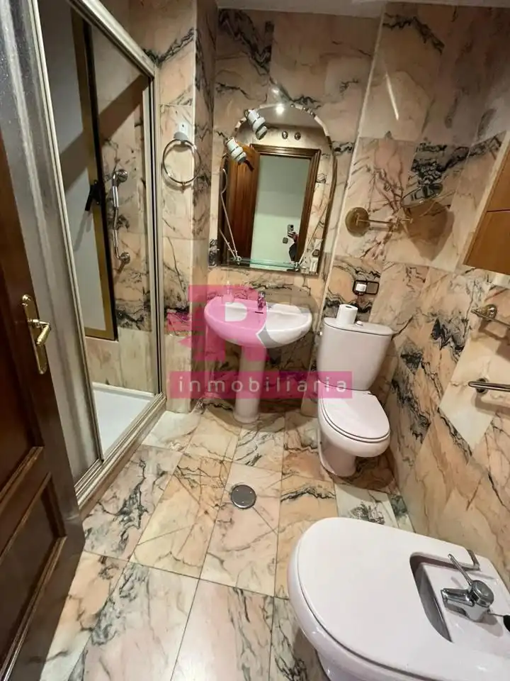 Baño de Piso en venta en Salamanca con Calefacción y Parquet