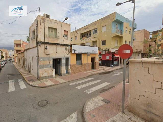 Casa-chalet en Venta en Calle LUIS BUÑUEL(R) en Roquetas Pueblo