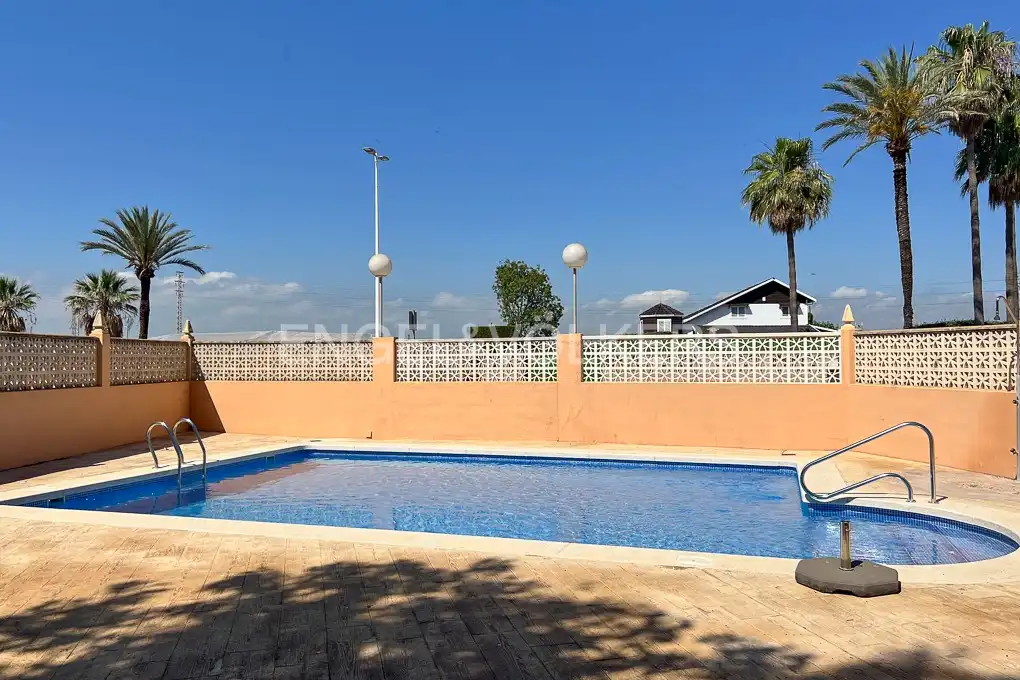 Piscina de Ático de alquiler en Sueca con Aire acondicionado, Calefacción y Jardín privado