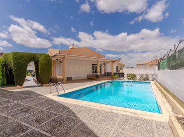 House with pool for sale in Calle Calvario, 27, La Zubia, Spain 27