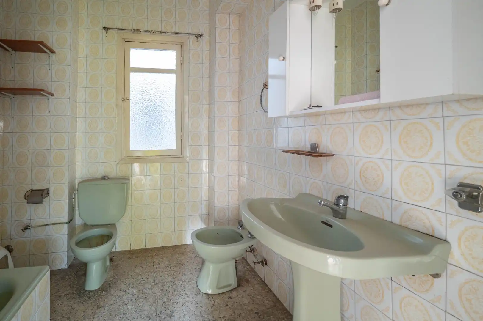 Baño de Piso en venta en Órgiva con Terraza