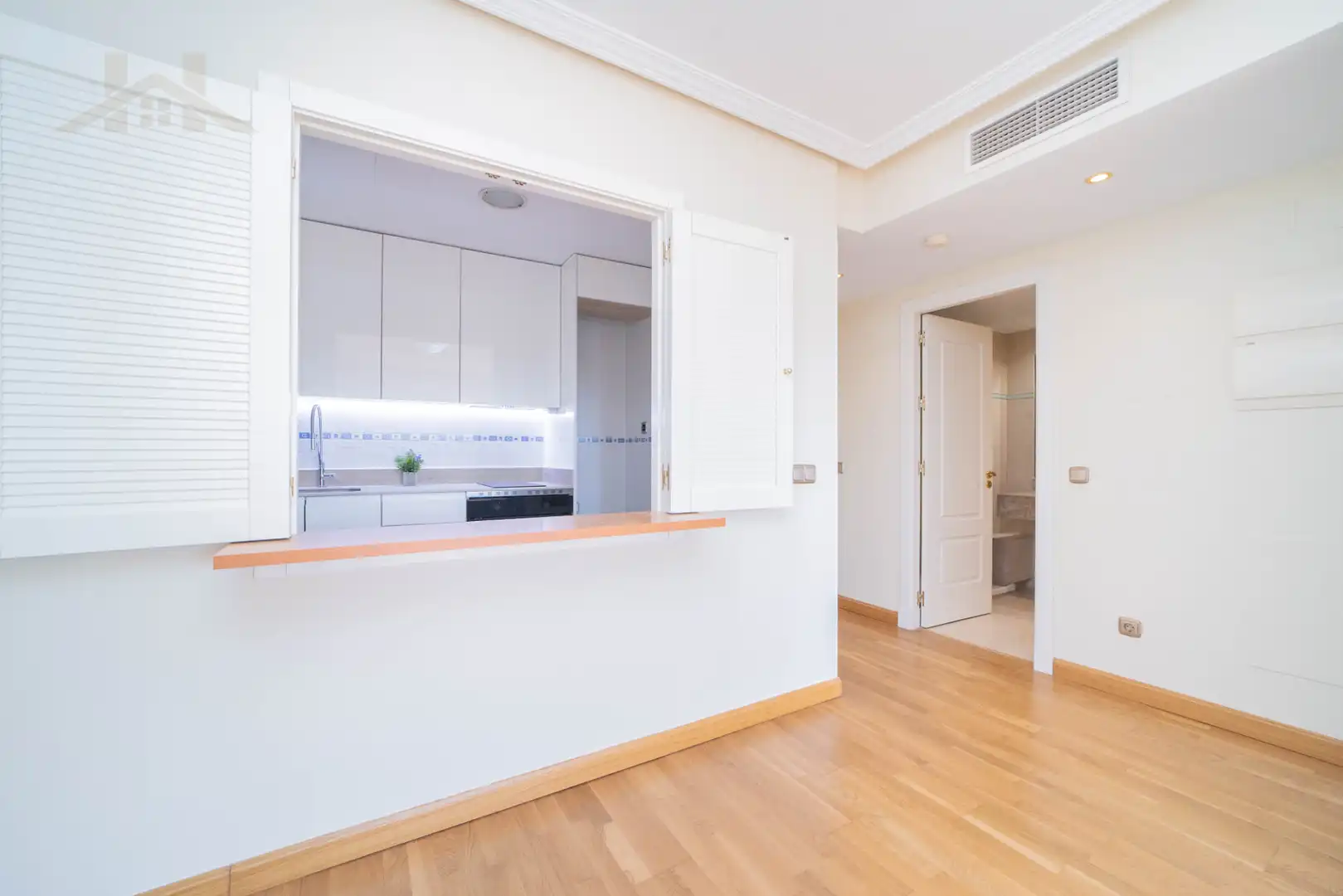 Kitchen of Flat for sale in Madrid  with Air Conditioner, Heating and Storage room