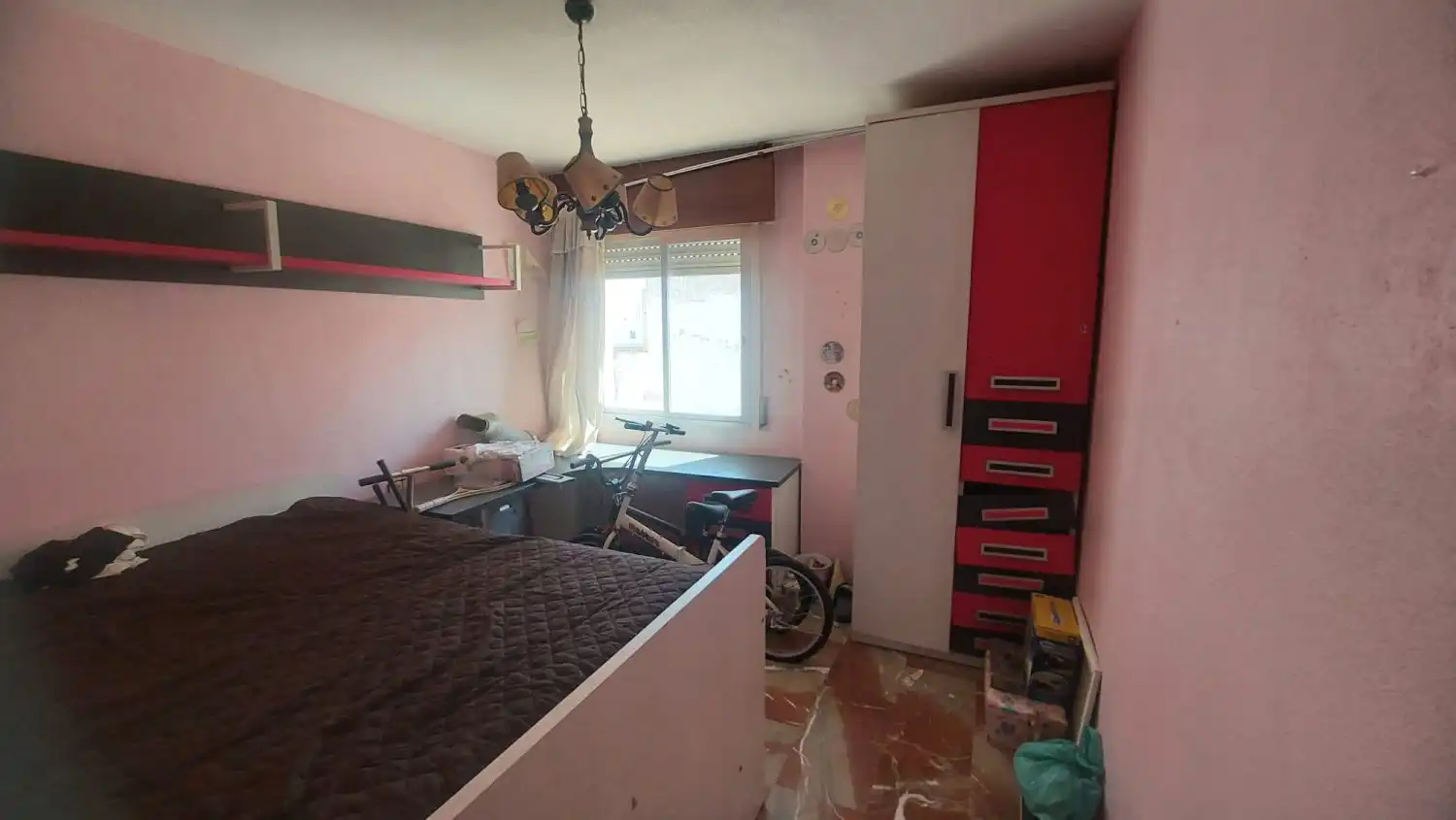 Habitación de Dúplex en venta en Jaén con Aire acondicionado, Trastero y Balcón