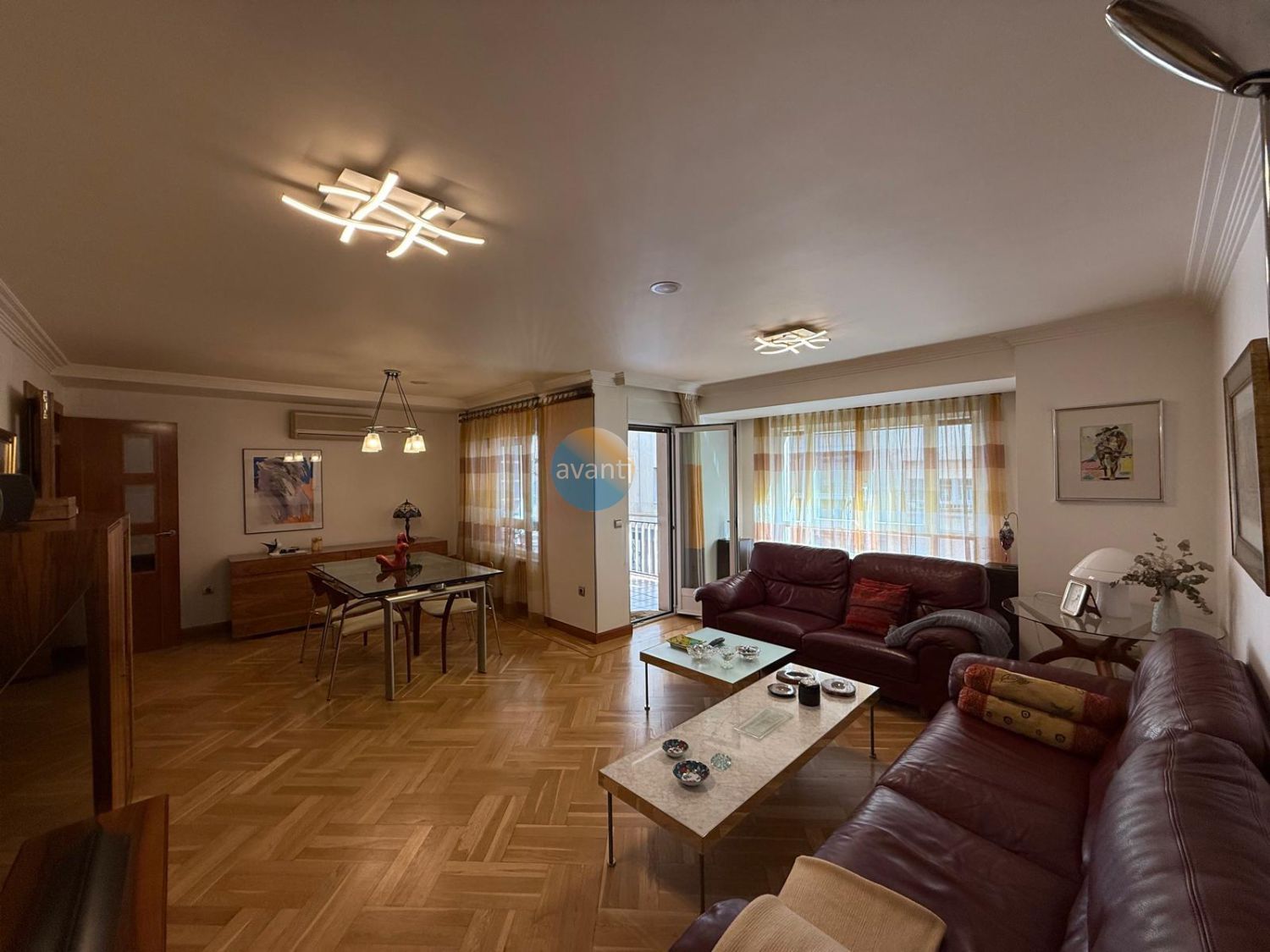 Sala d'estar de Pis en venda en Salamanca Capital amb Aire condicionat, Calefacció i Parquet