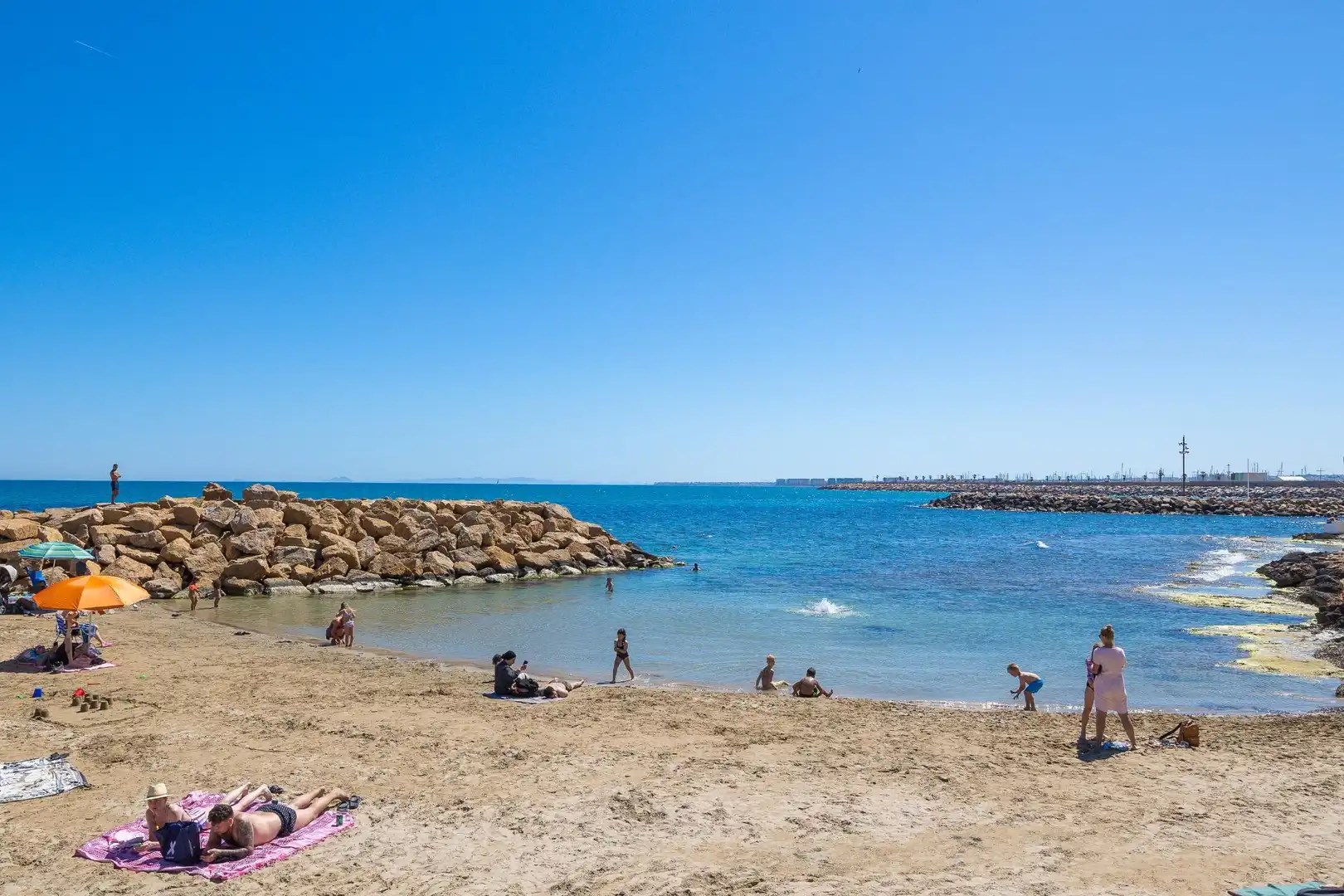 Exterior view of Study for sale in Torrevieja  with Air Conditioner, Terrace and Balcony