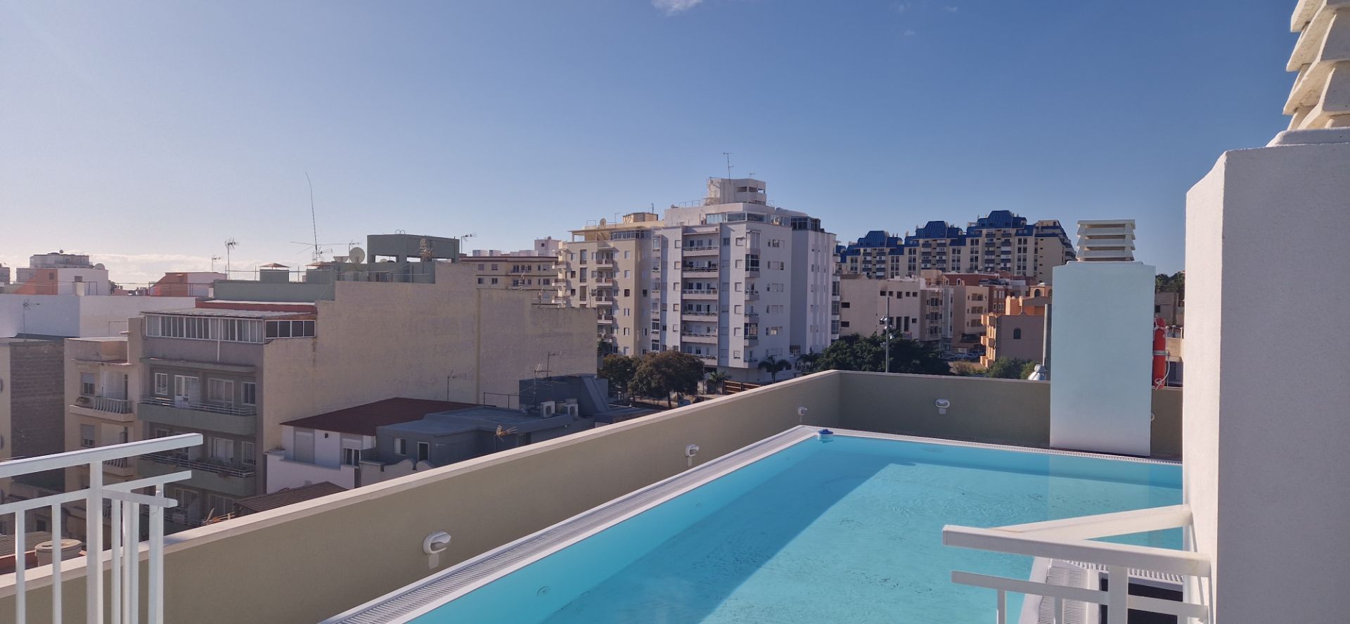 Swimming pool of Flat to rent in  Santa Cruz de Tenerife Capital  with Terrace, Storage room and Community pool