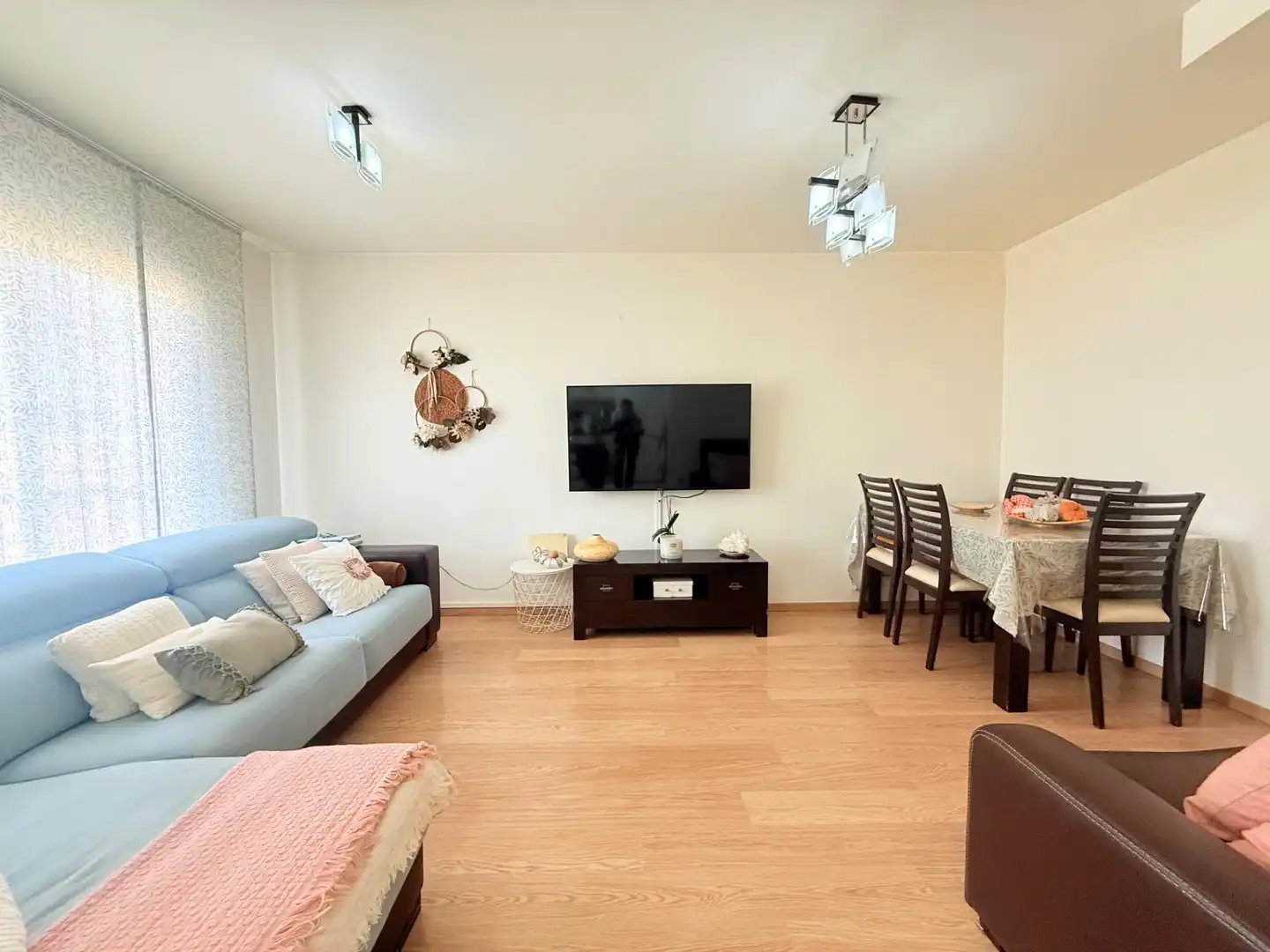 Sala d'estar de Àtic en venda en Sant Jaume d'Enveja amb Aire condicionat, Parquet i Terrassa