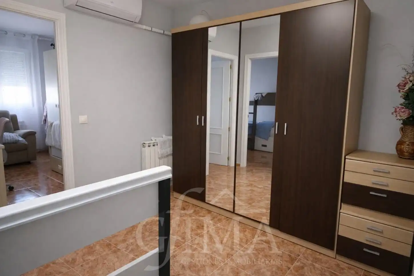 Dormitori de Casa o xalet en venda en Tomelloso amb Aire condicionat, Calefacció i Terrassa