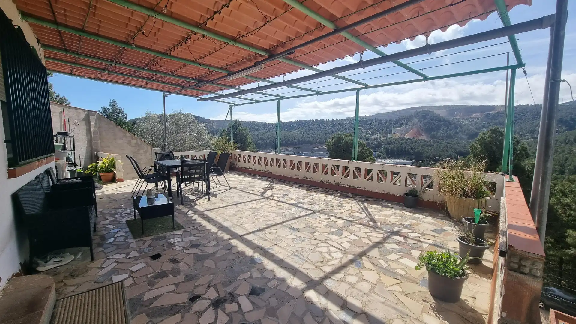 Terrassa de Casa o xalet en venda en Vallirana amb Terrassa i Piscina