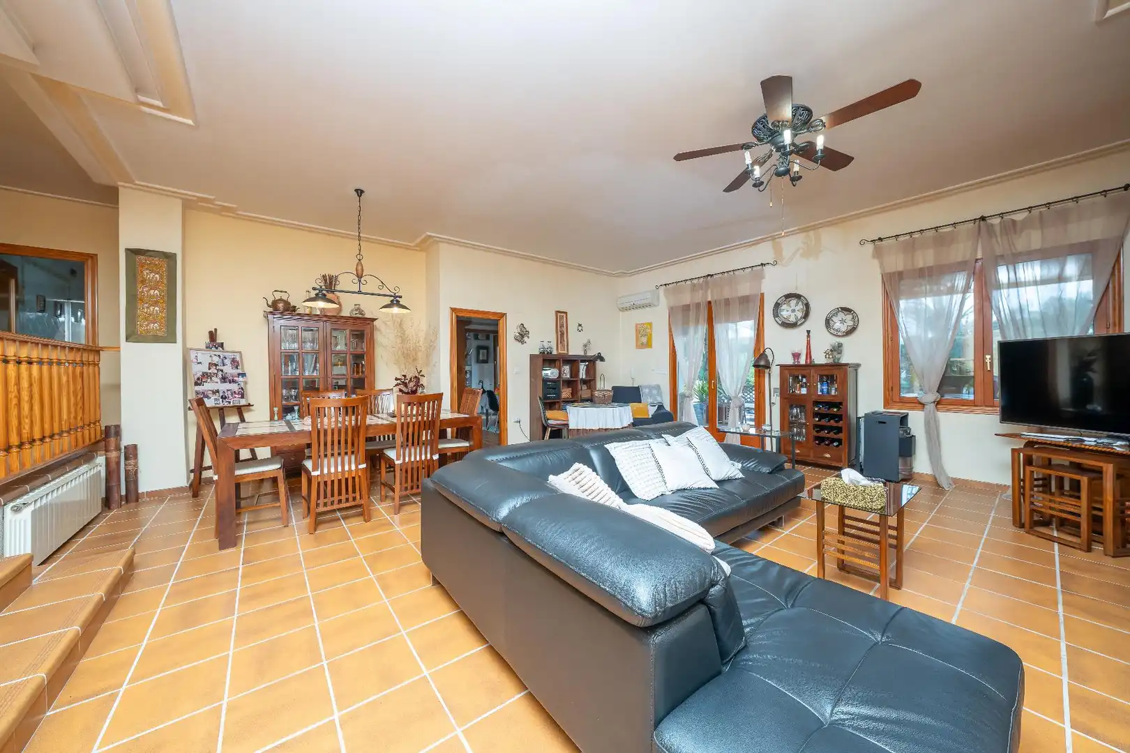 Sala de estar de Casa o chalet en venta en Novelda con Aire acondicionado, Calefacción y Jardín privado