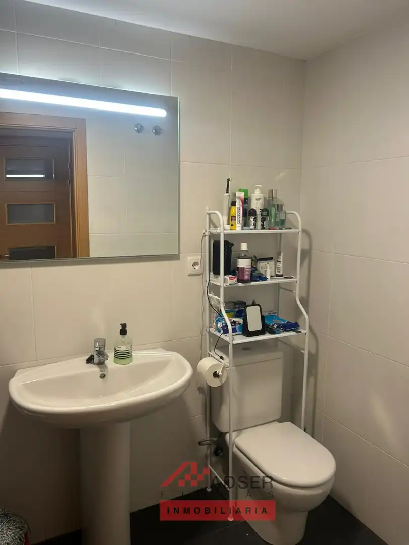 Baño de Piso en venta en Albelda de Iregua con Calefacción, Parquet y Terraza