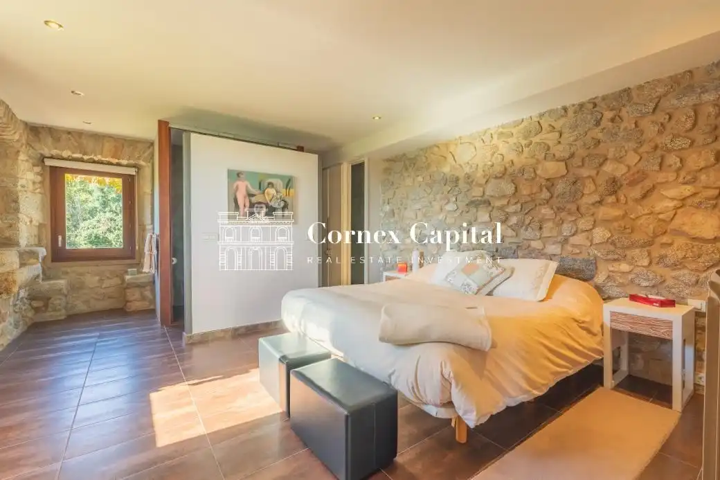 Habitación de Finca rústica en venta en Maçanet de Cabrenys con Calefacción, Jardín privado y Terraza