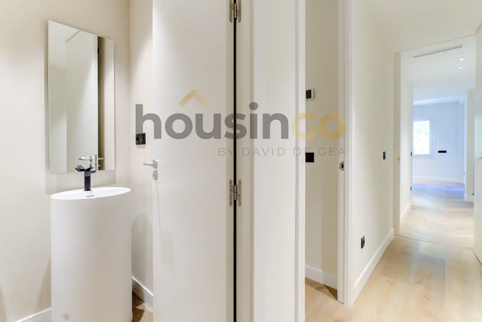 Bathroom of Flat for sale in Madrid  with Air Conditioner, Heating and Oven