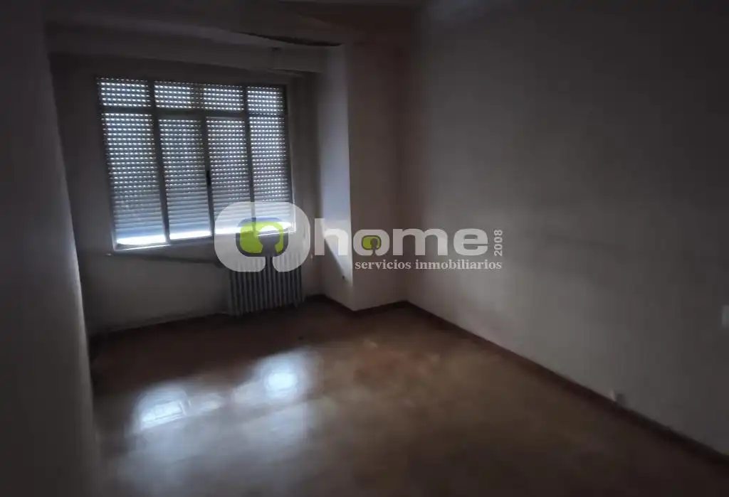 Dormitori de Edifici en venda en Benavente