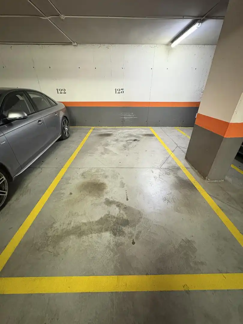 Parking de Piso en venta en Madrid con Aire acondicionado, Calefacción y Terraza