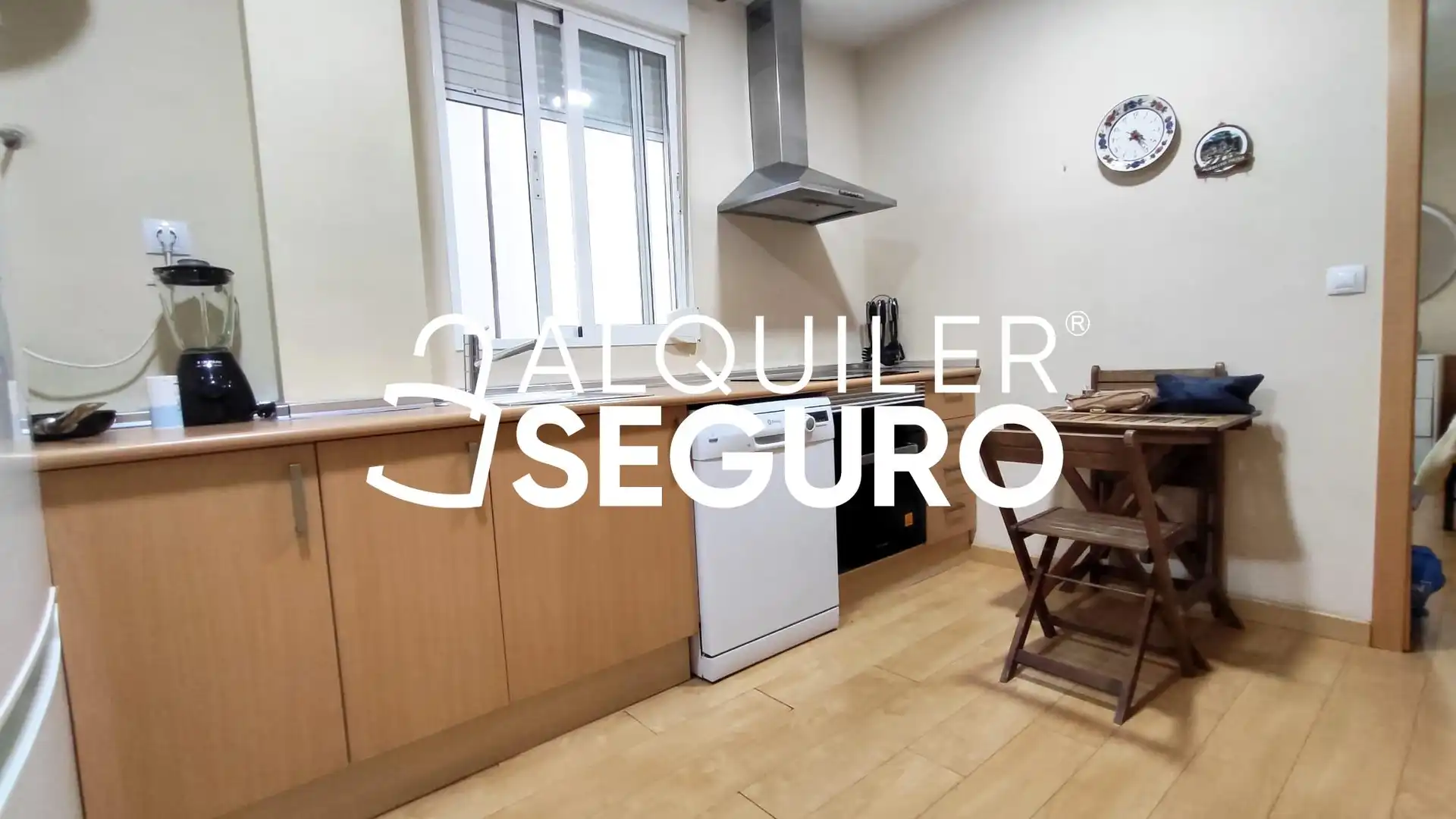 Cuina de Pis de lloguer en Valencia amb Aire condicionat, Terrassa i Moblat