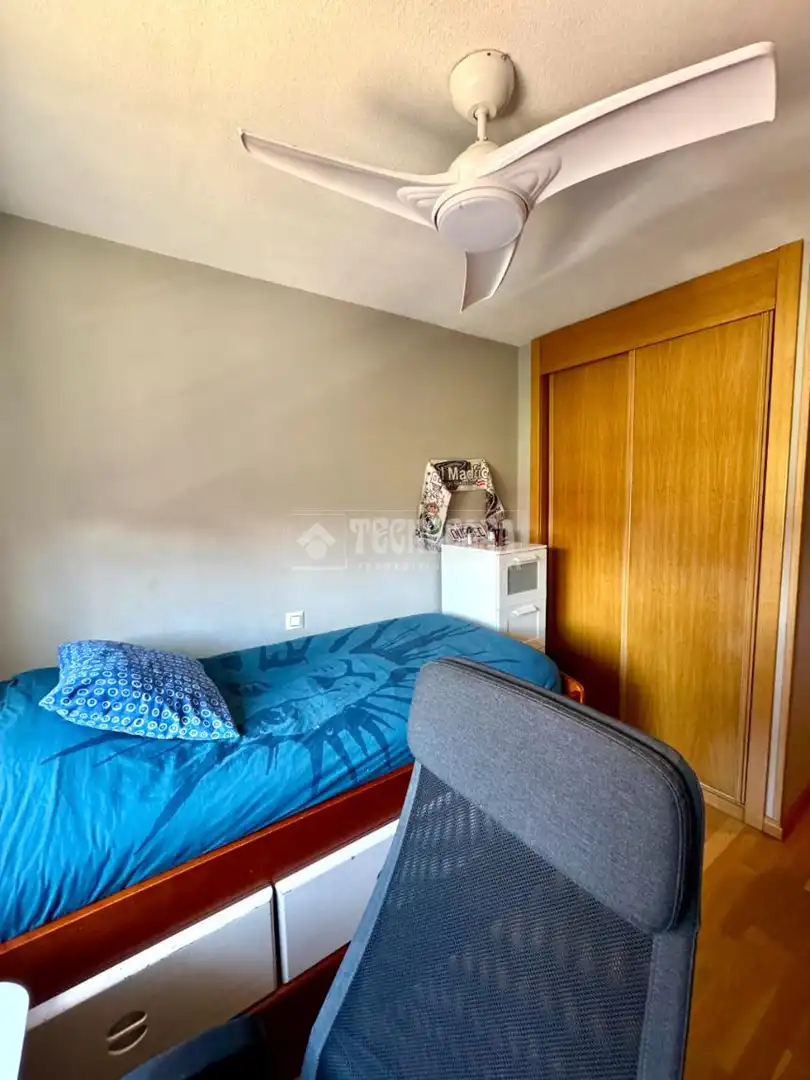 Schlafzimmer von Einfamilien-Reihenhaus zum Verkauf in Alcalá de Henares mit Klimaanlage, Heizung und Gemeinschaftspool
