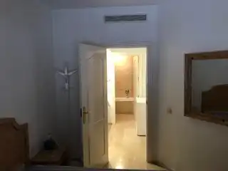 Bany de Apartament de lloguer en Sevilla amb Aire condicionat, Moblat i Forn