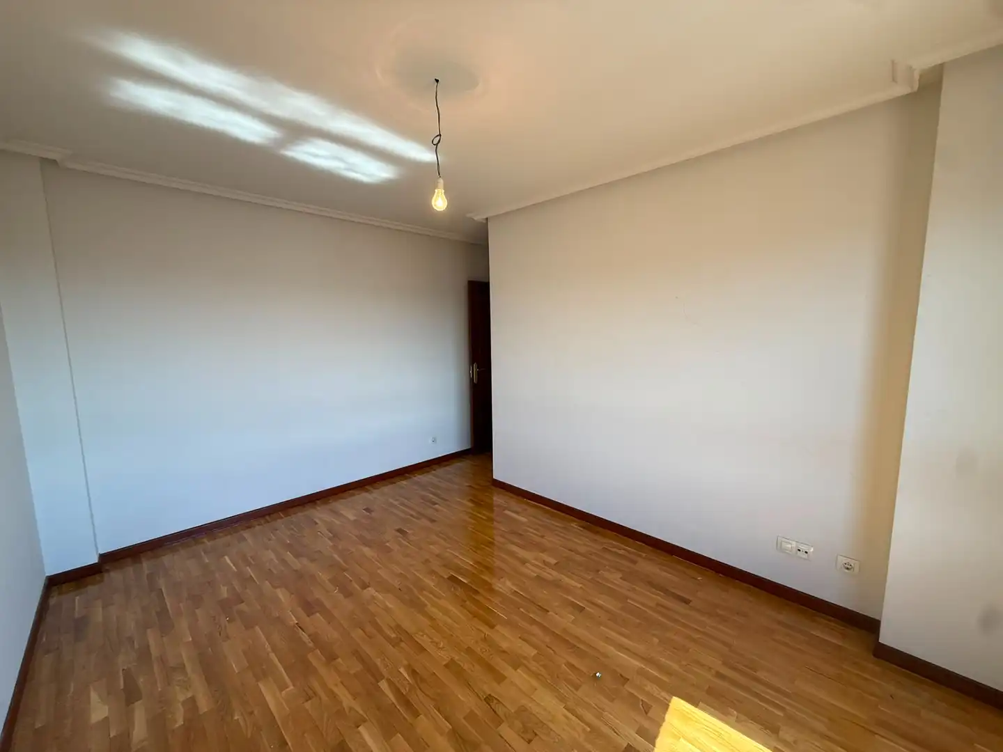 Sala de estar de Piso en venta en Oviedo  con Calefacción y Trastero