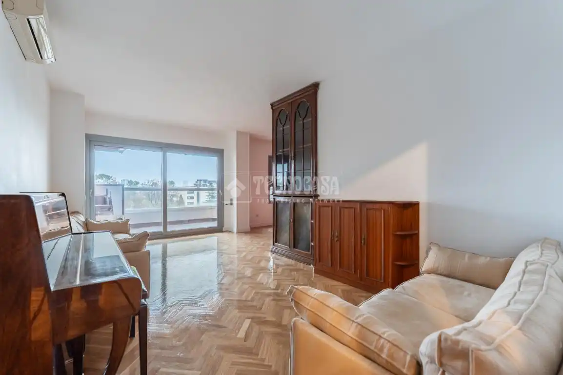 Sala de estar de Piso en venta en Madrid con Aire acondicionado, Calefacción y Piscina comunitaria