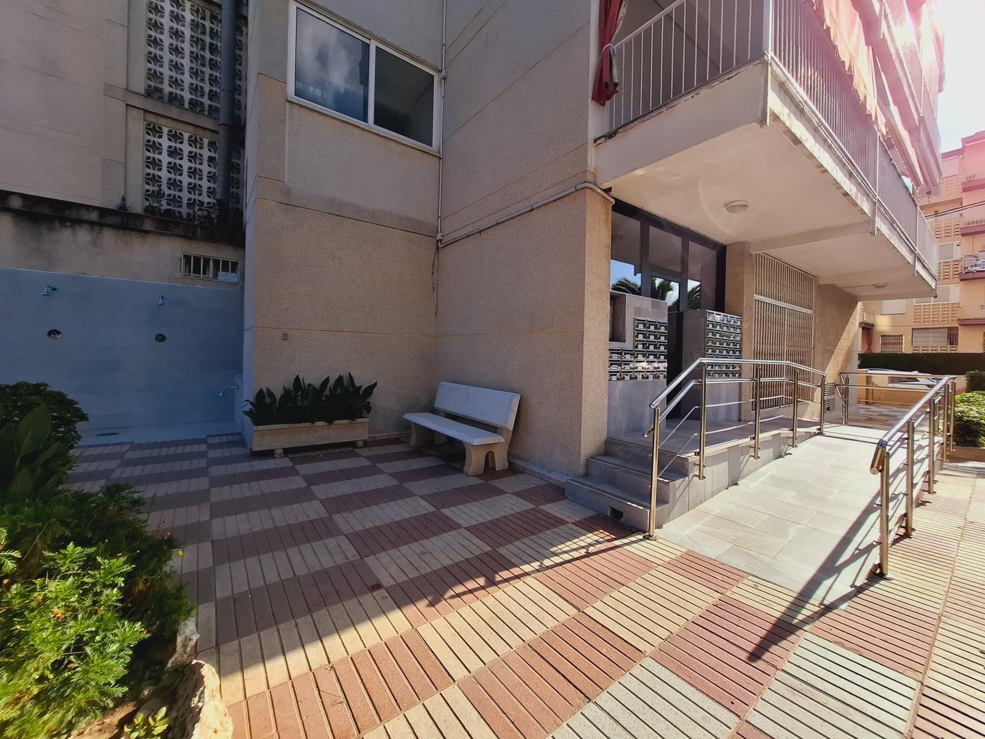 Vista exterior de Pis en venda en Calafell amb Terrassa i Balcó