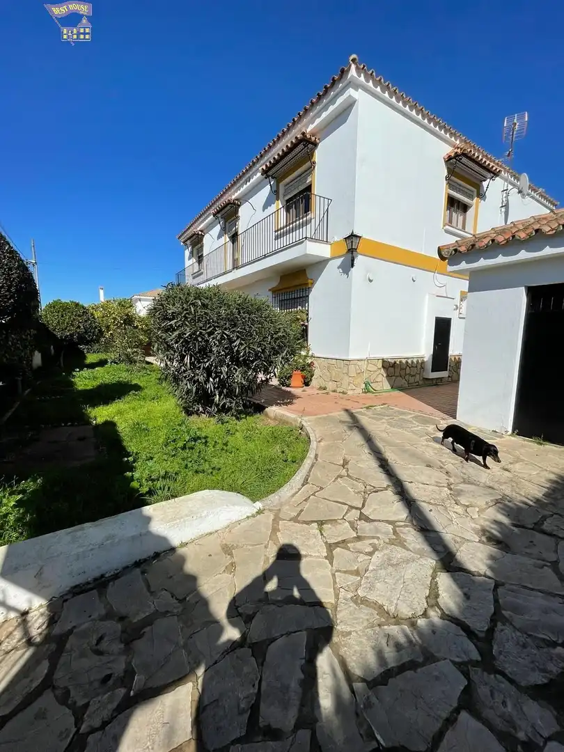 Chalet con piscina en venta en Arcos de la Frontera