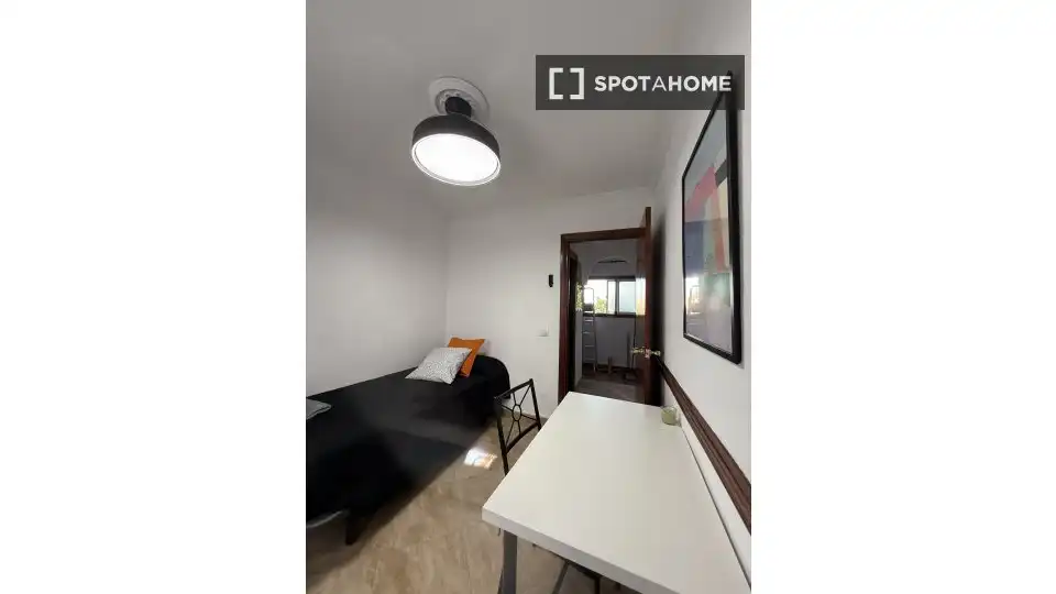 Habitación de Piso de alquiler en Málaga con Aire acondicionado, Calefacción y Amueblado
