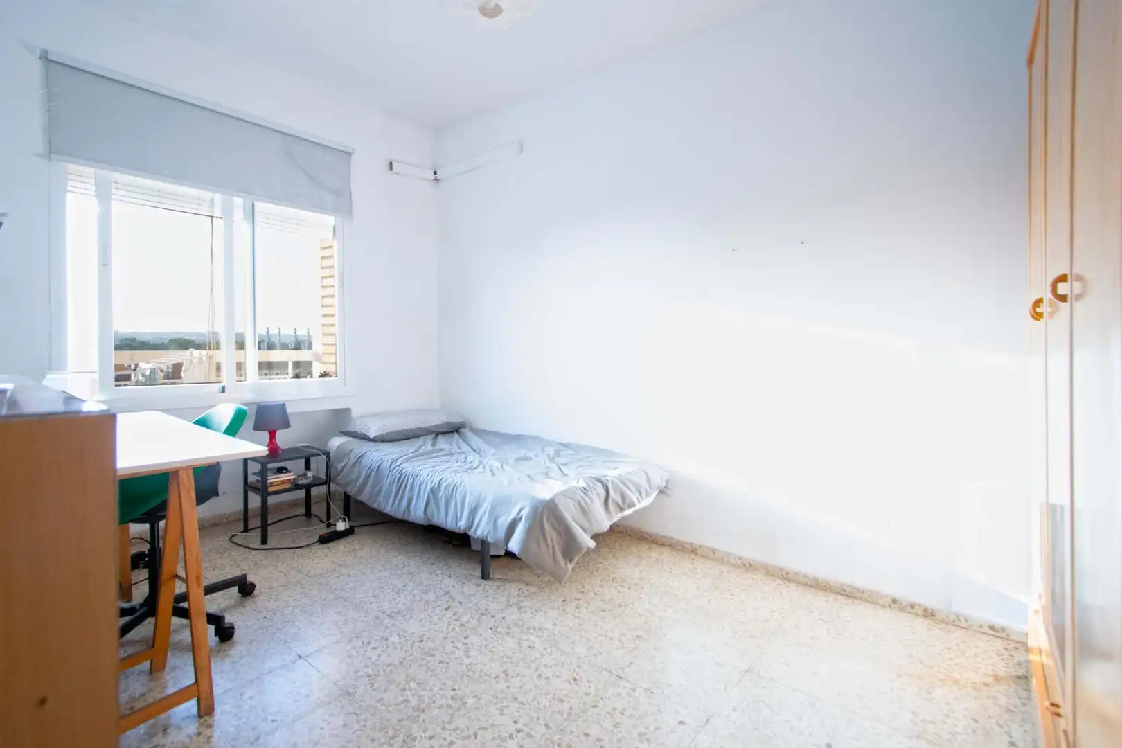 Bedroom of Flat for sale in Sevilla  with Air Conditioner, Terrace and Furnished
