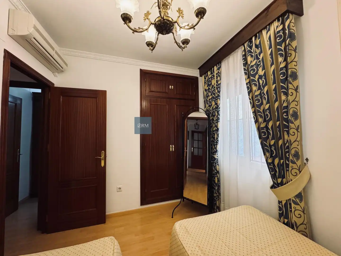 Habitación de Piso en venta en Sanlúcar de Barrameda con Aire acondicionado, Calefacción y Parquet