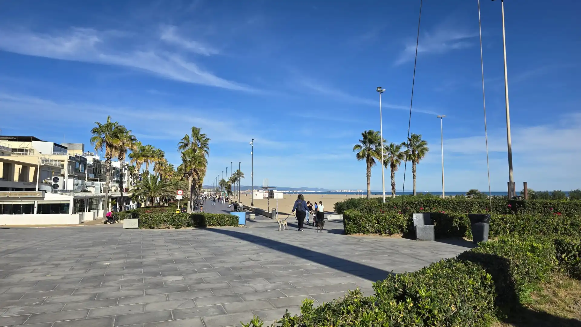 Exterior view of Flat for rent in Valencia  with Air Conditioner, Heating and Oven