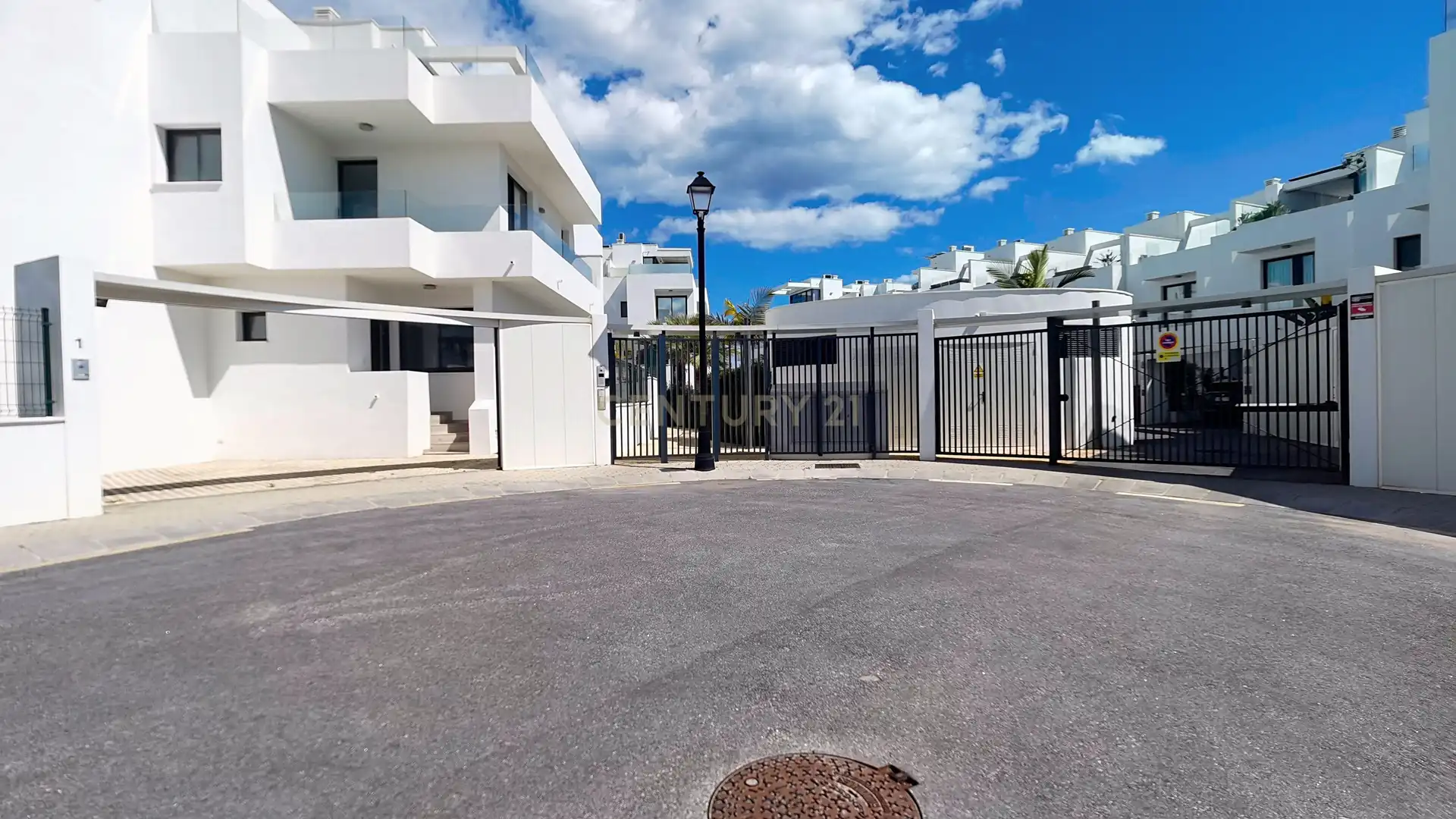 Vista exterior de Casa adosada de alquiler en Fuengirola con Aire acondicionado, Trastero y Horno