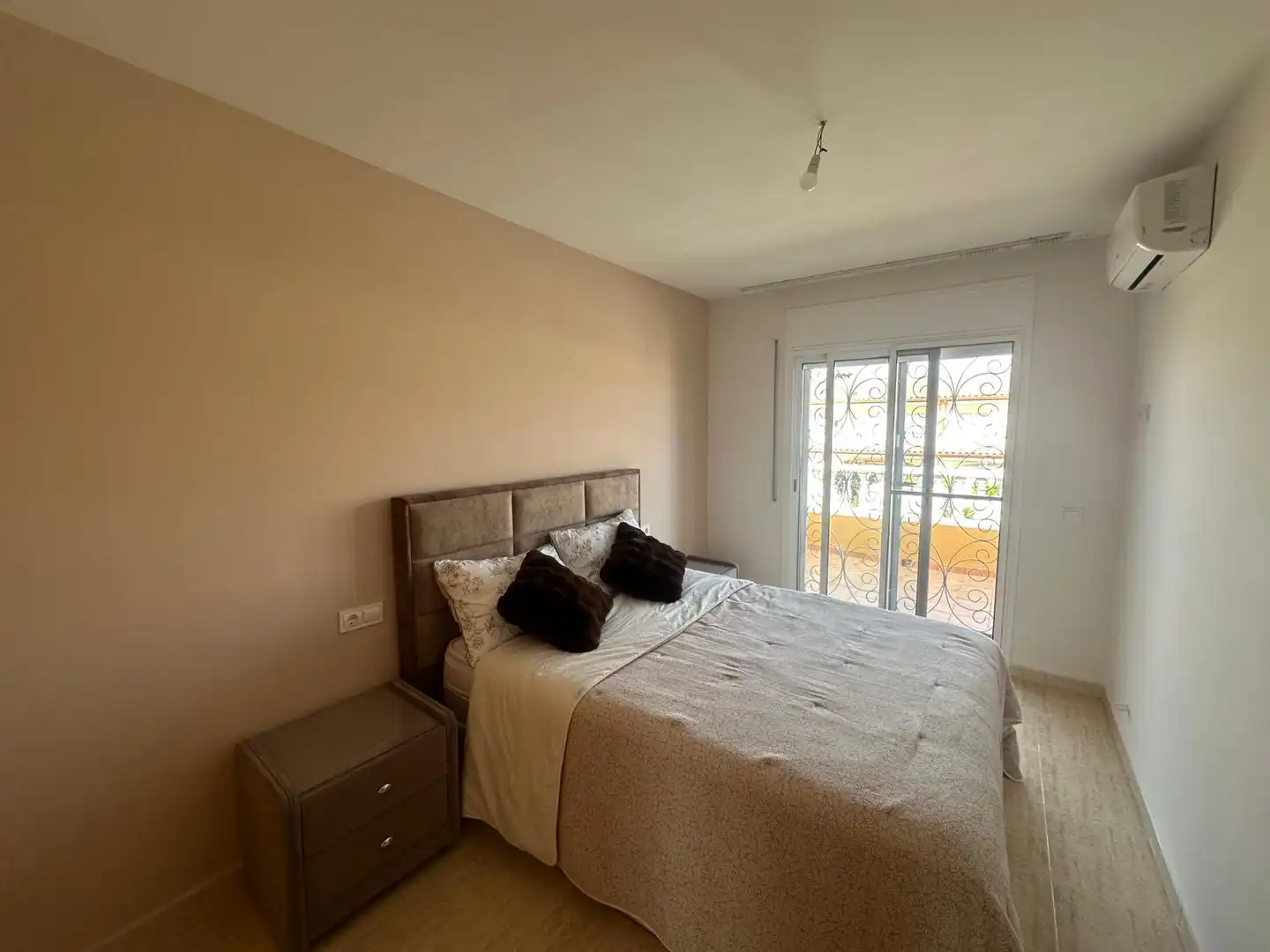 Dormitori de Casa adosada en venda en Mont-roig del Camp amb Aire condicionat, Terrassa i Moblat