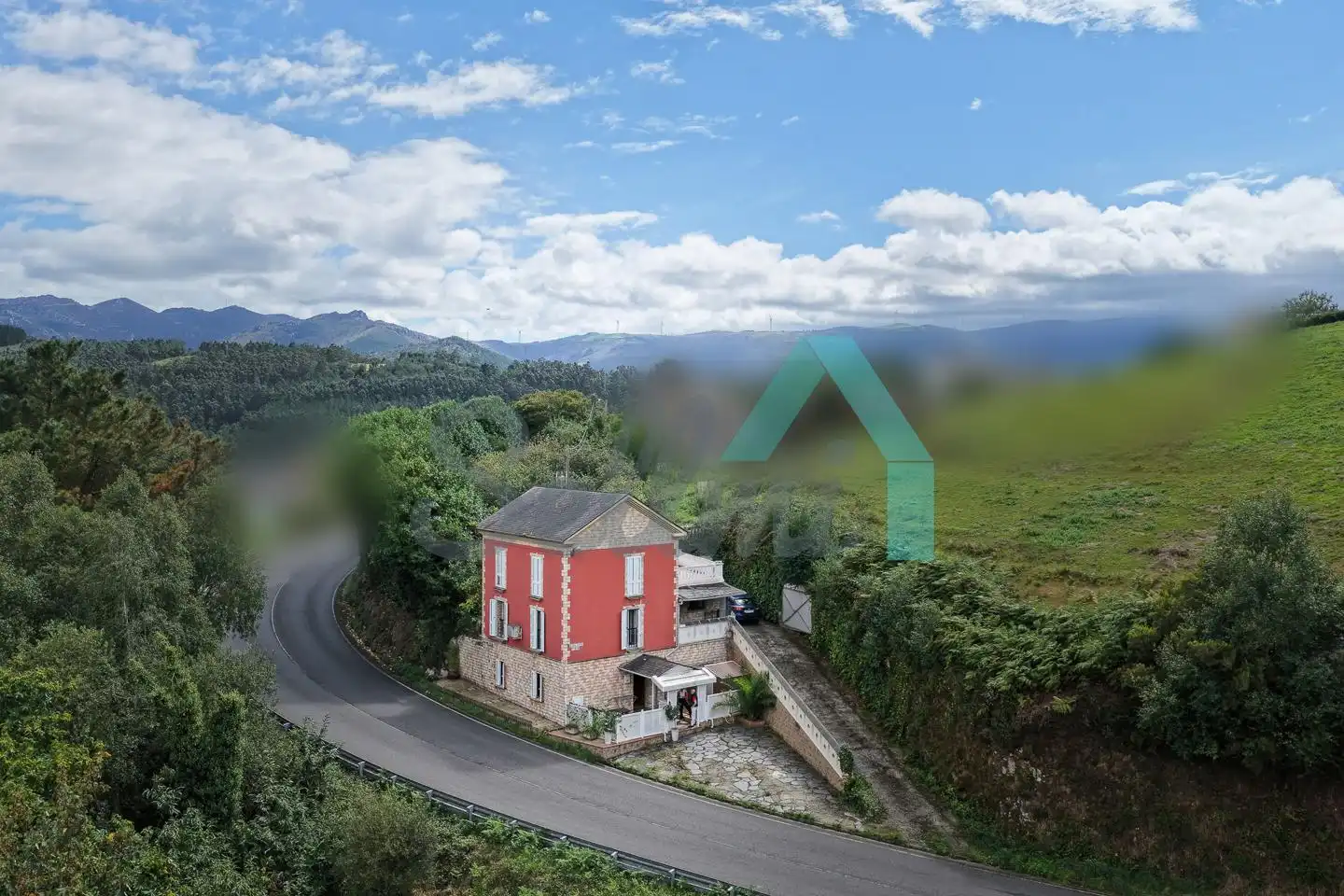 Houses for sale in Coaña  with Heating, Terrace and Furnished