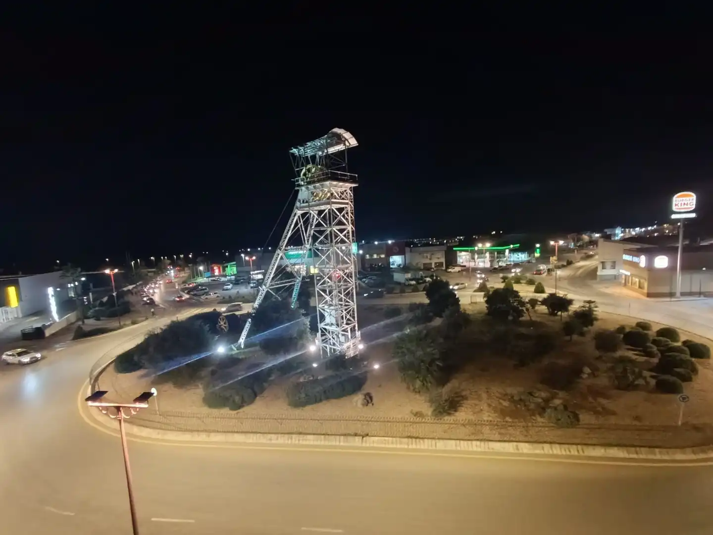 Vista exterior de Dúplex en venda en Linares amb Aire condicionat, Calefacció i Terrassa